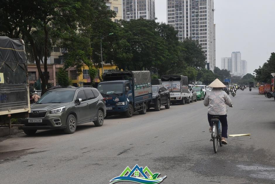 Cận cảnh đường Vành đai 2,5 chậm tiến độ hơn 10 năm thành bãi đỗ xe khổng lồ