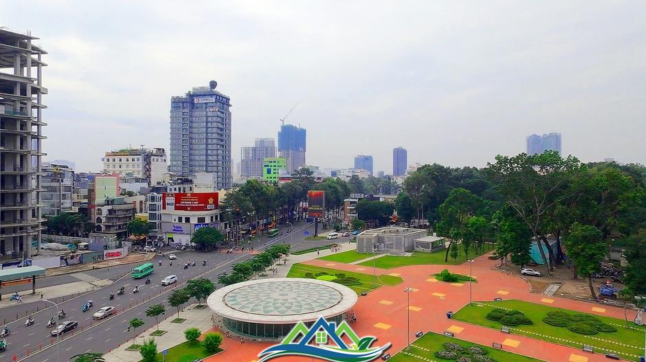 Cận cảnh ga ngầm lớn nhất tuyến metro số 1 cùng giếng trời hình hoa sen cao 6m