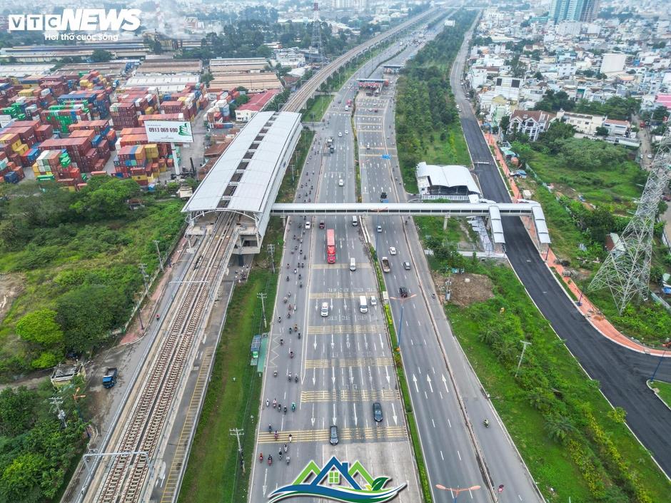 Cận cảnh loạt cầu bộ hành nối Metro Bến Thành-Suối Tiên