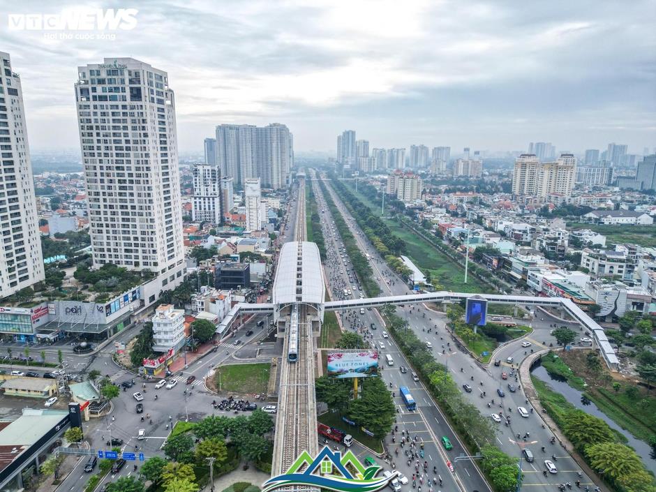 Cận cảnh loạt cầu bộ hành nối Metro Bến Thành-Suối Tiên