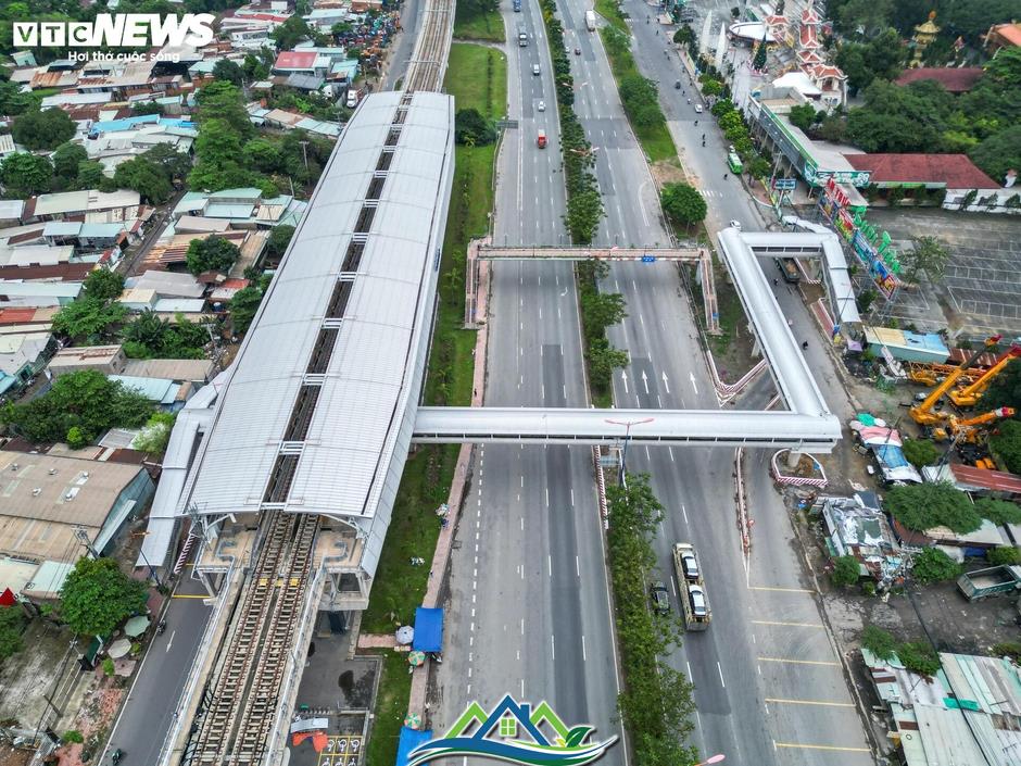 Cận cảnh loạt cầu bộ hành nối Metro Bến Thành-Suối Tiên