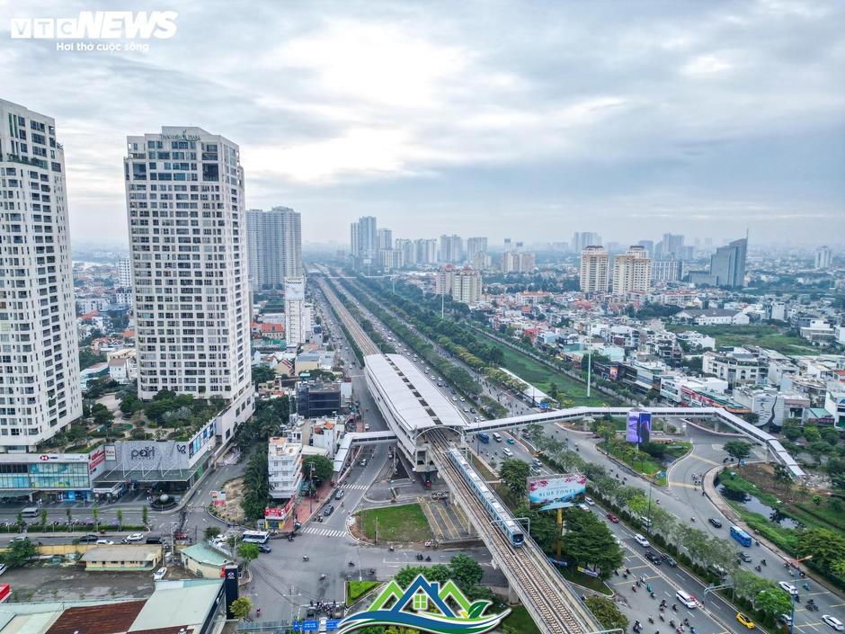 Cận cảnh loạt cầu bộ hành nối Metro Bến Thành-Suối Tiên