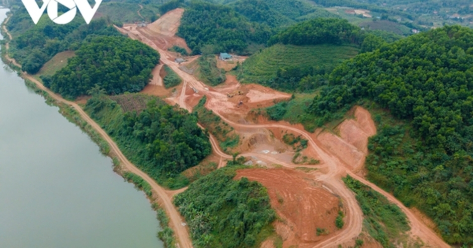 Cao tốc Tuyên Quang - Hà Giang thi công cầm chừng vì mặt bằng "xôi đỗ"