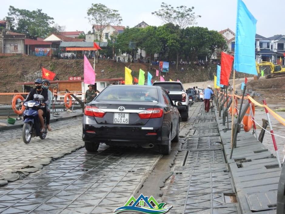 Cầu phao Phong Châu thông xe trở lại