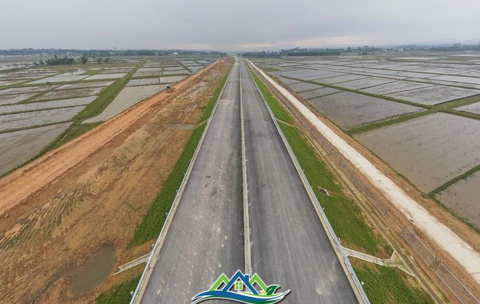 Hình hài tuyến cao tốc hơn 100km qua Hà Tĩnh sắp hoàn thành