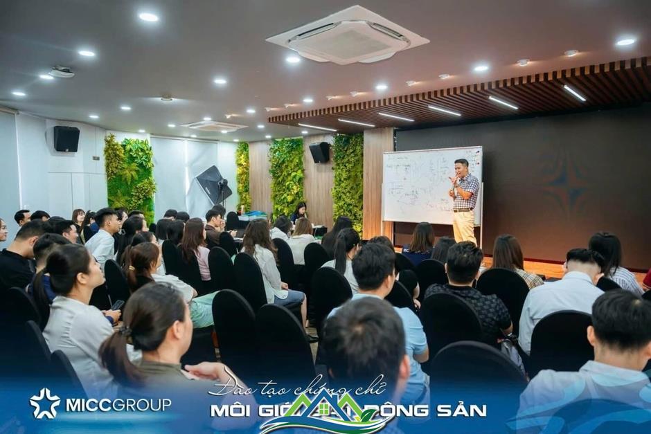 MICC Group lọt top đại lý xuất sắc chủ đầu tư Vinhomes và Masterise Homes