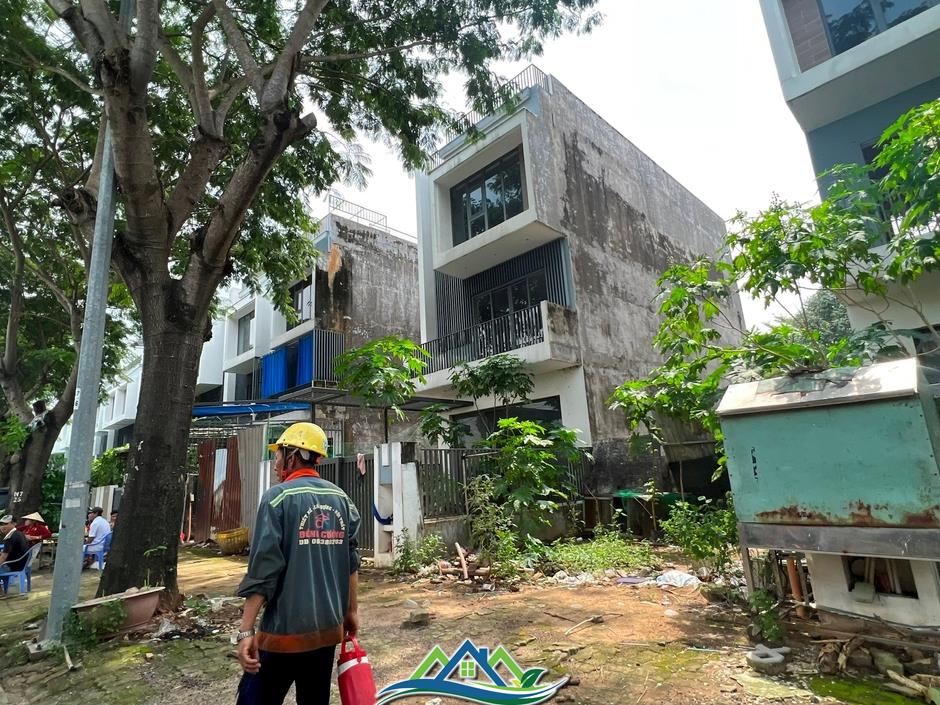 Những ngôi nhà hàng chục tỉ đồng “hằn in bóng dáng” nhà đầu tư, người mua ở thực như “kẻ lạc lối”