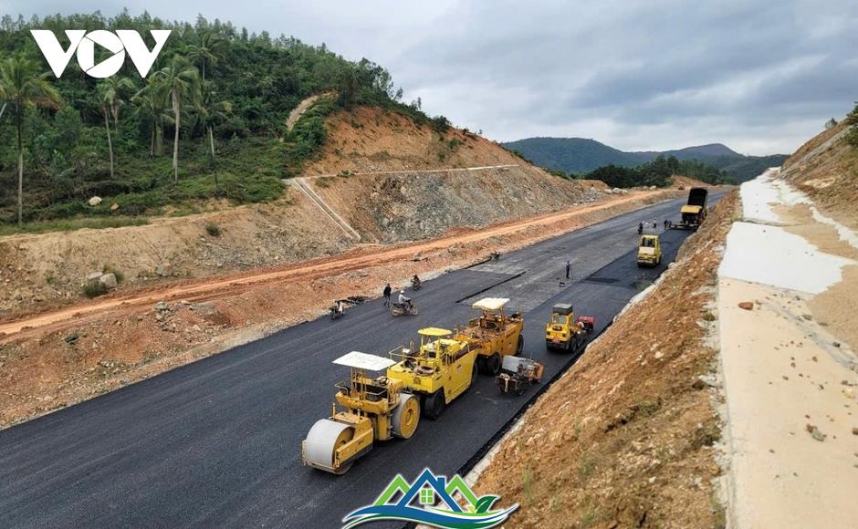 Tăng ca, tăng kíp thi công cao tốc Bắc - Nam qua tỉnh Phú Yên